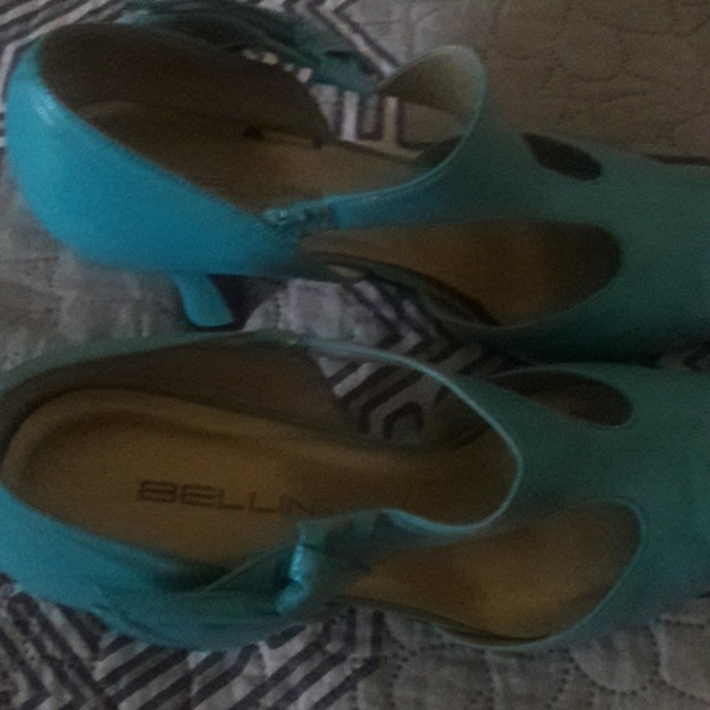 Shoes - Picture 2 of 4
